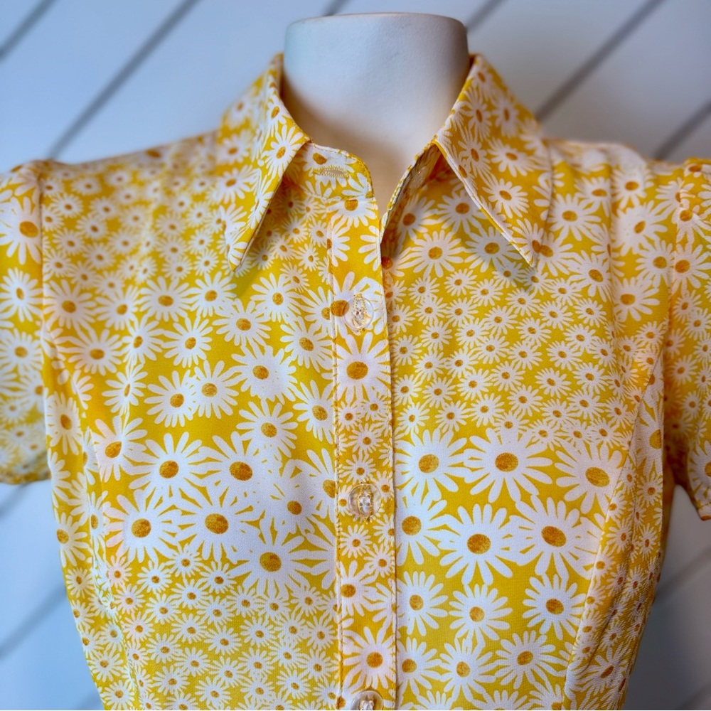 SMAK POLOUR - Yellow & White Daisy Collared Bow Blouse - Size S - Picture 5 of 15